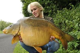 girls fishing 2